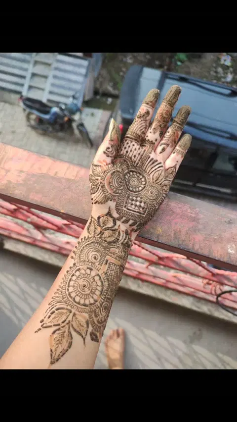bridal deity full hand mehndi design