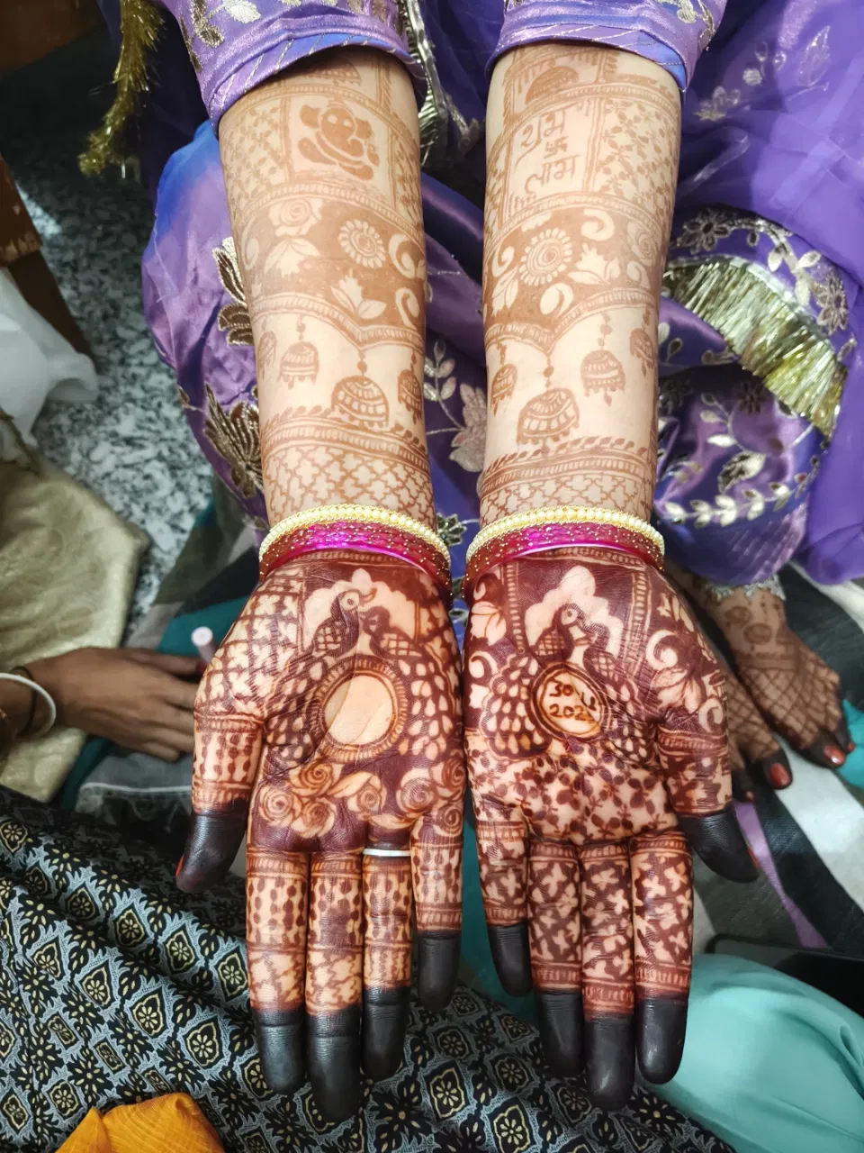 Bridal Mehndi Design with Figures