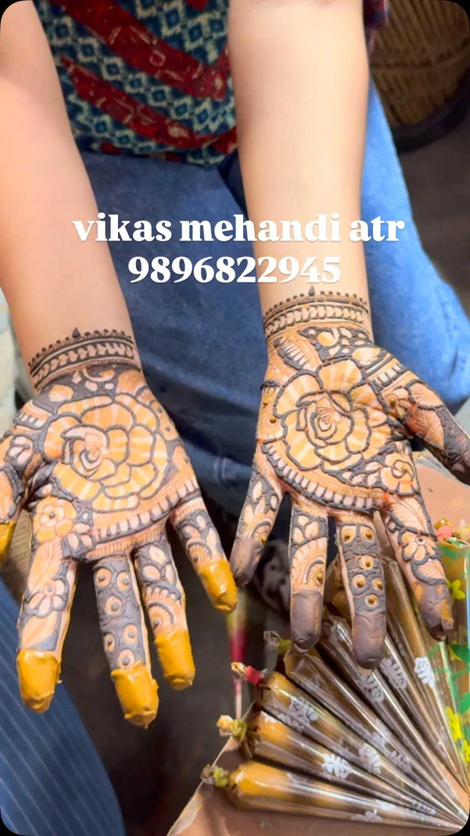 Front Hand Mehndi Design (2)