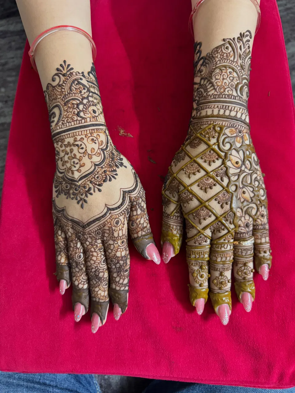 Back Hand Mehndi Design (2)
