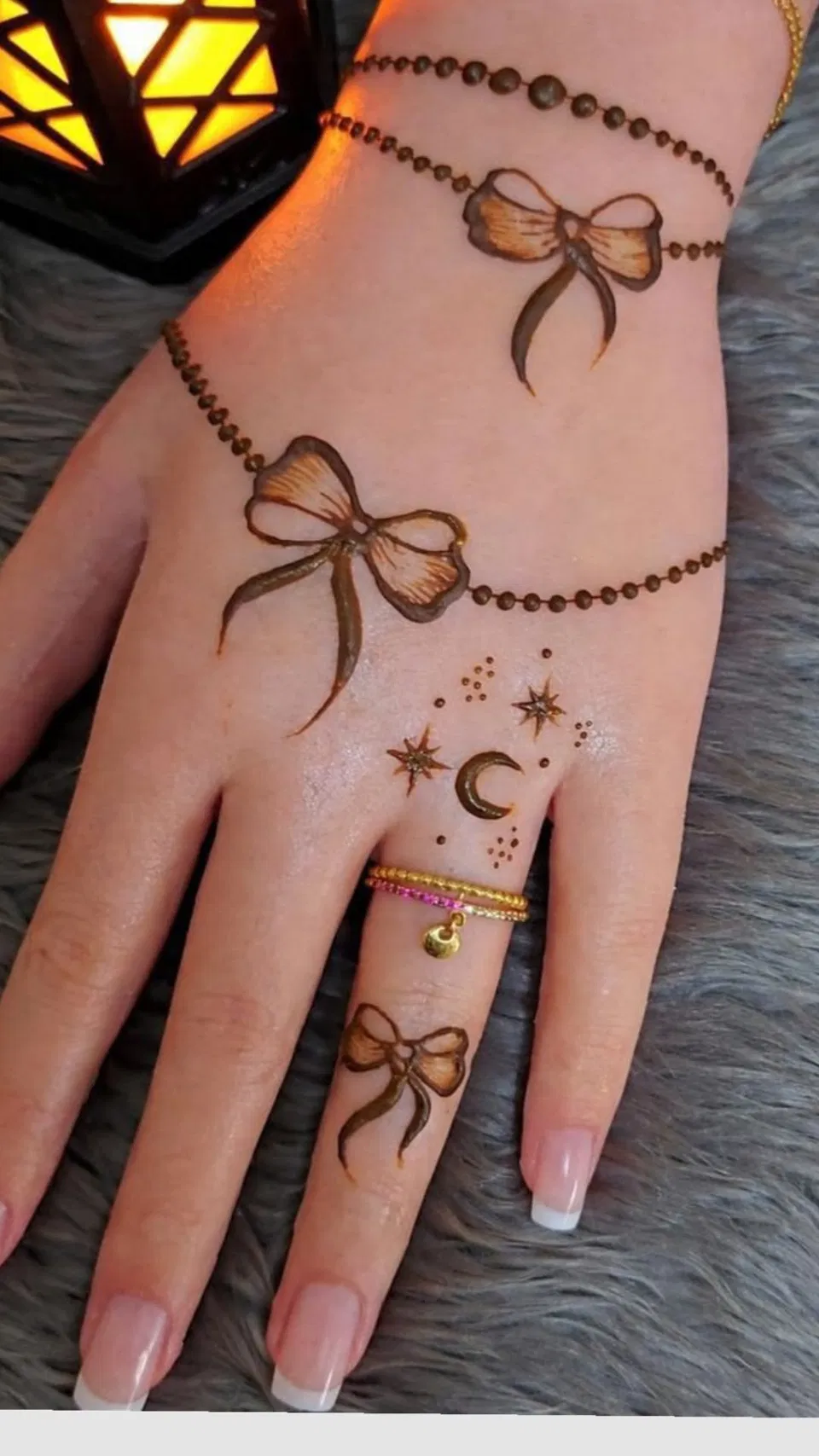 Aesthetic Minimal Finger Mehndi Design with Moon