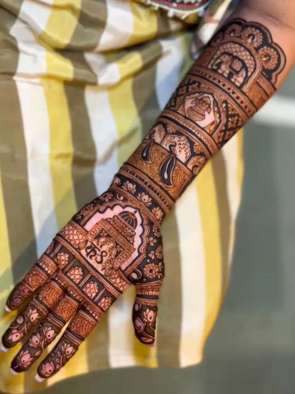 Arabic Full Hand Mehndi Design with Jaal