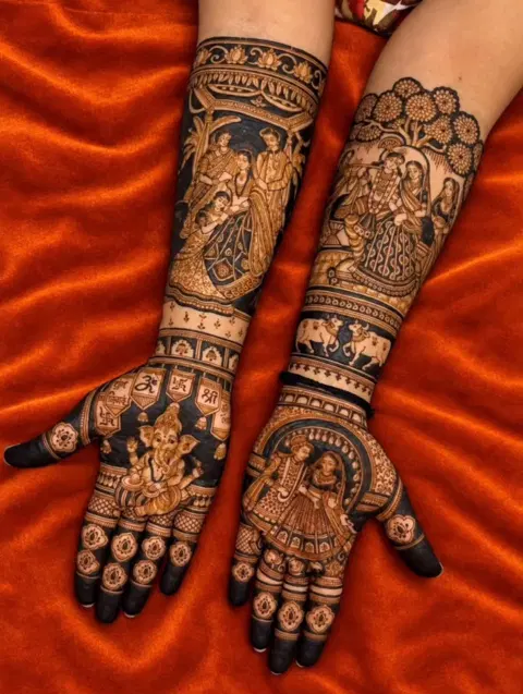 figure front hand mehndi design