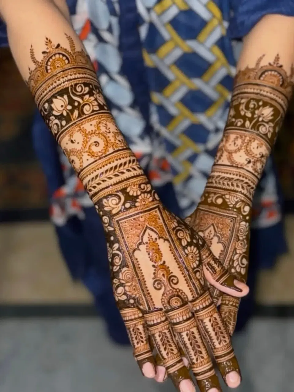 Arabic Indian Back Hand Mehndi Design