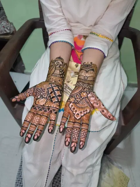 bridal front hand mehndi design