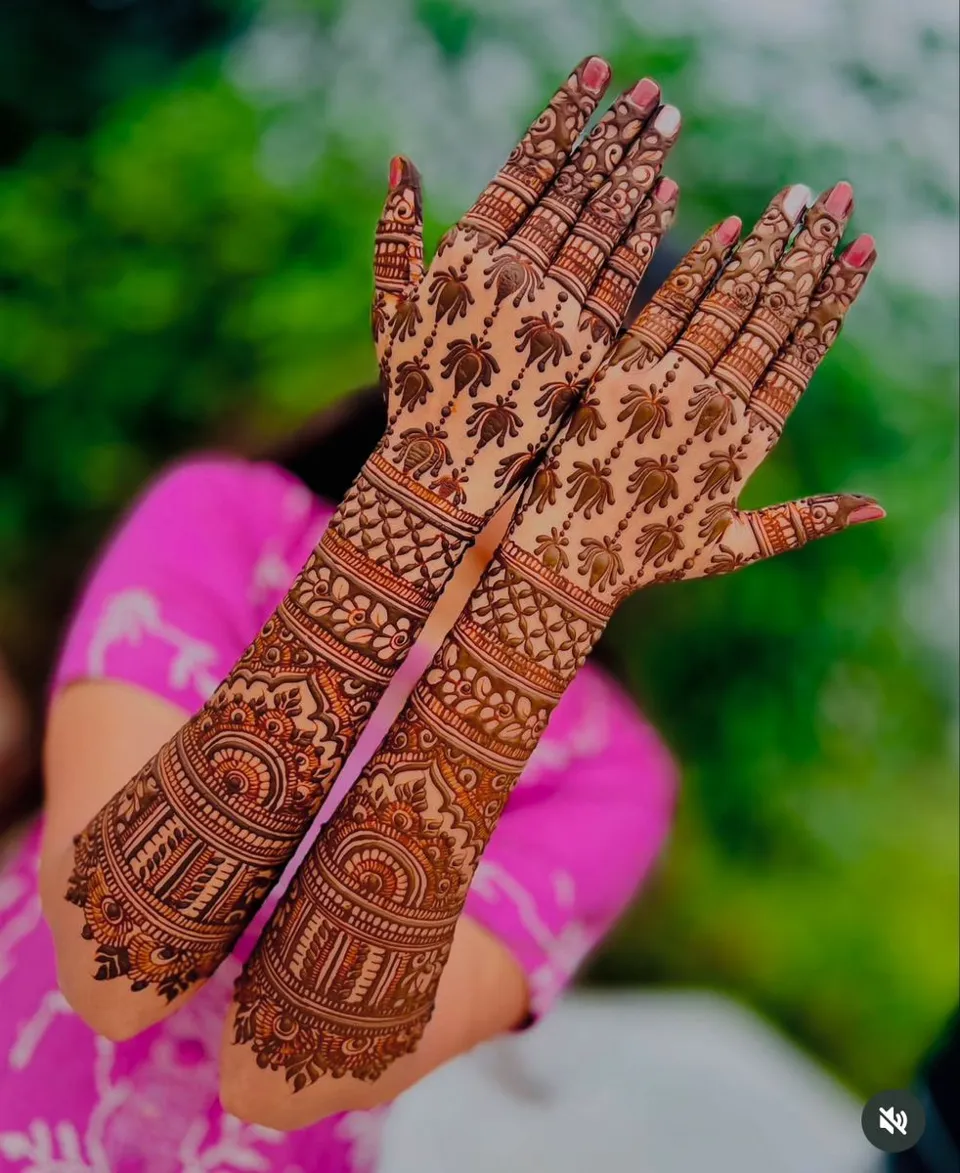 Bridal Indian Back Hand Mehndi Design with Figures for Engagement (3)
