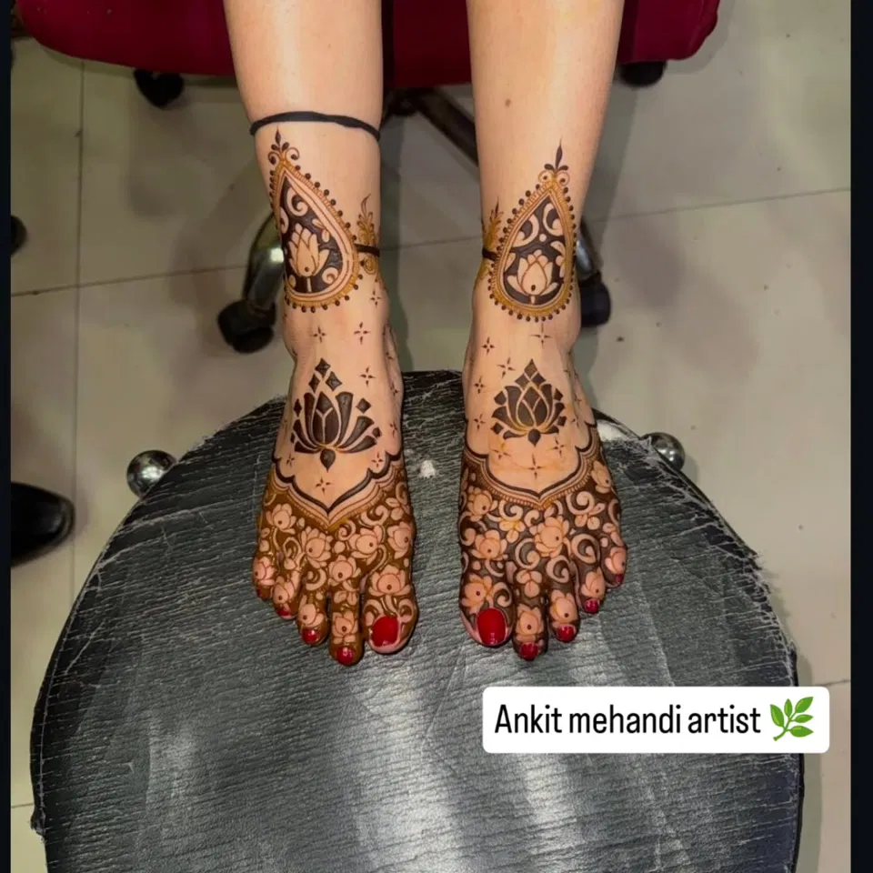 Simple Foot Mehndi Design