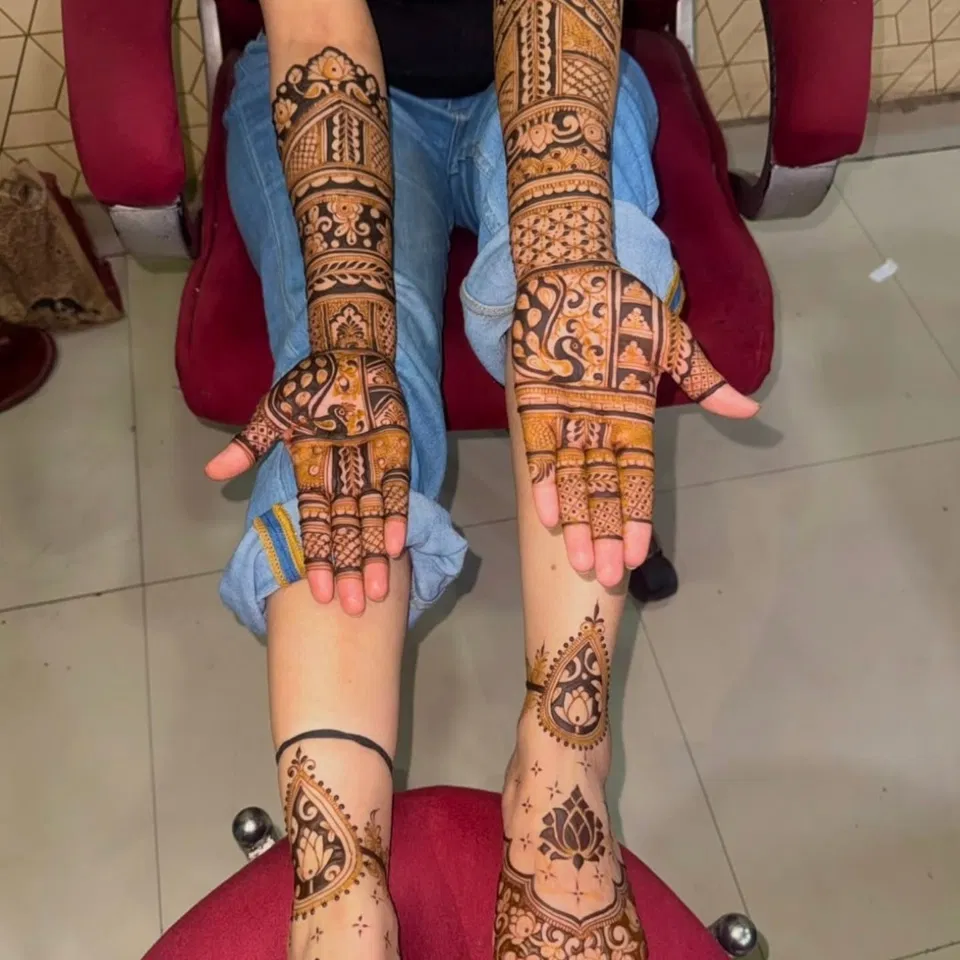 Simple Full Hand Mehndi Design with Jaal
