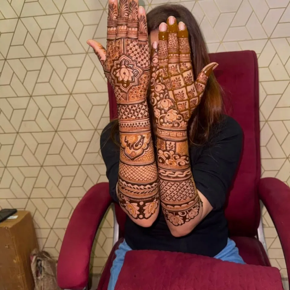 Back Hand Mehndi Design