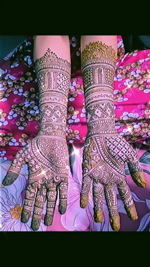 front hand mehndi design