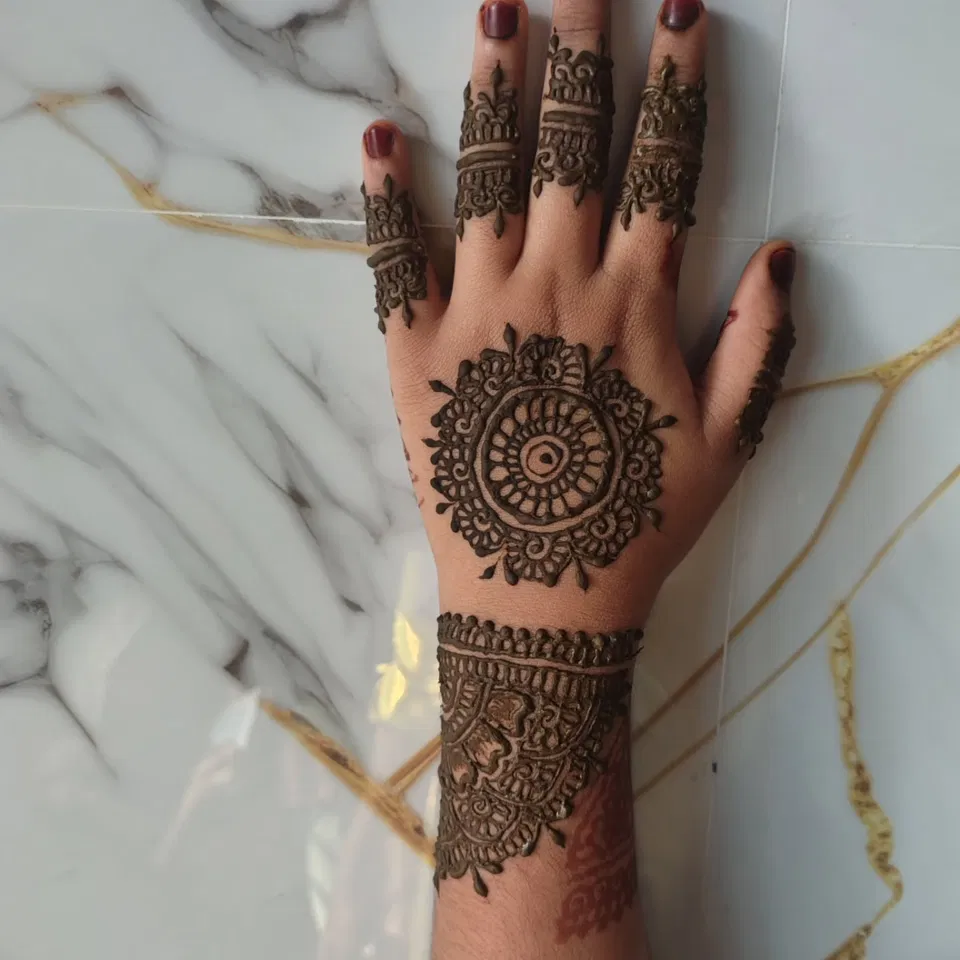Full Hand Mehndi Design with Gol Tikki