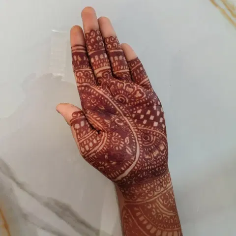 bridal front hand mehndi design