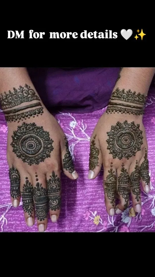 Back Hand Mehndi Design with Gol Tikki