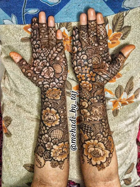 figure foot mehndi design