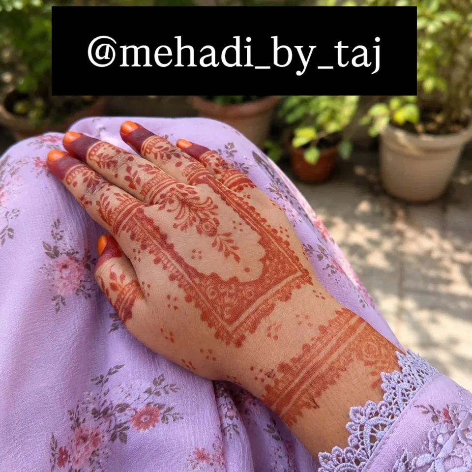 Arabic Simple Back Hand Mehndi Design