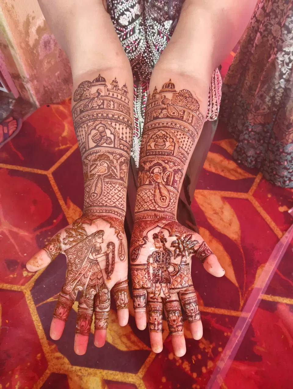 Front Hand Mehndi Design with Figures