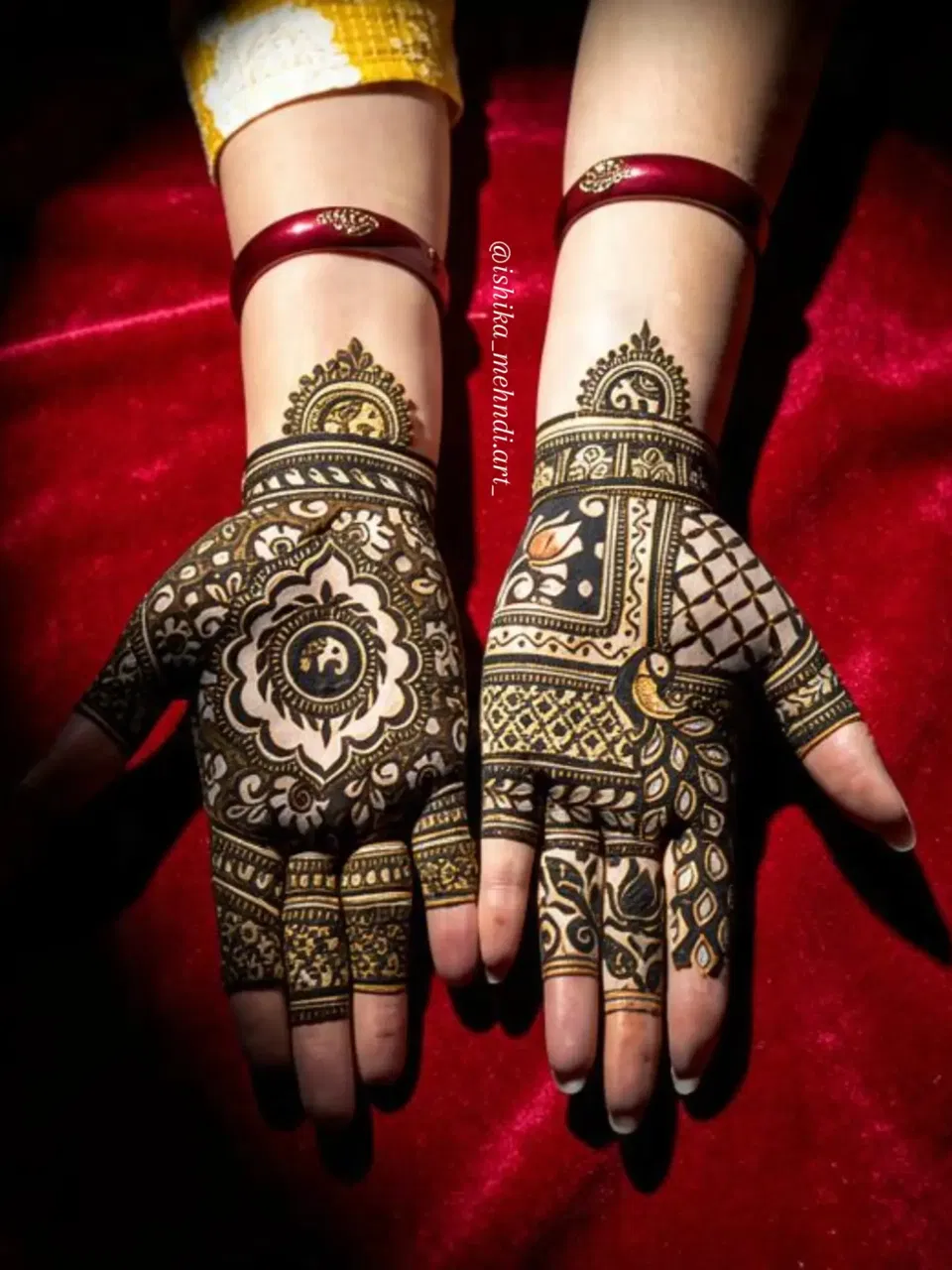 Mehndi Design with Figures (2)