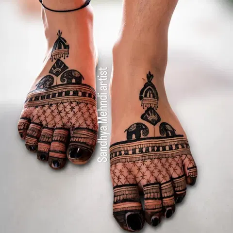 arabic figure foot mehndi design