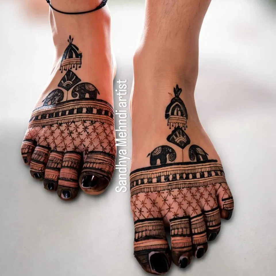 Arabic Foot Mehndi Design with Figures