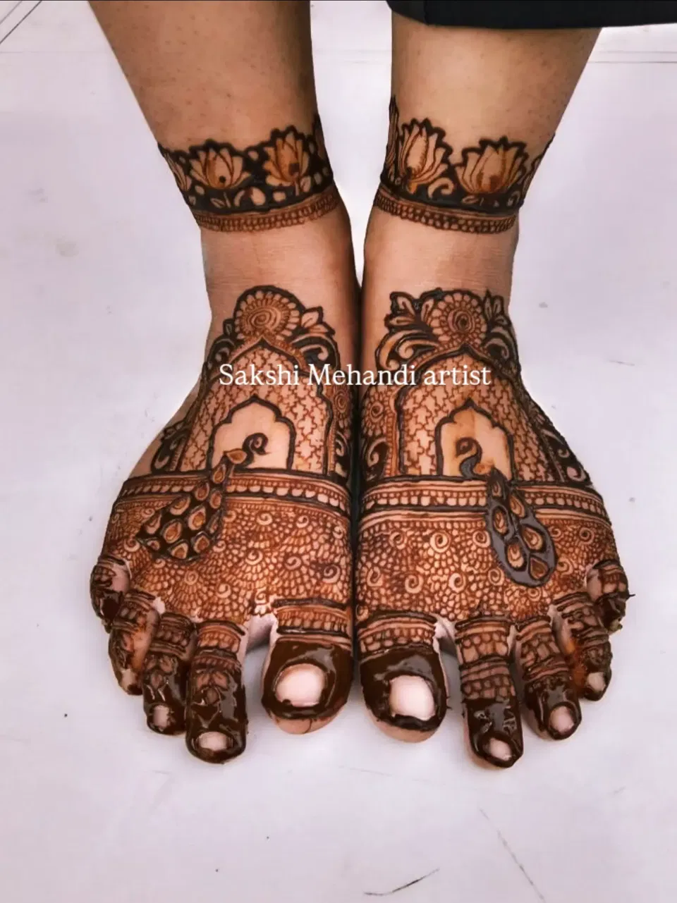 Bridal Foot Mehndi Design with Figures and Hearts (2)