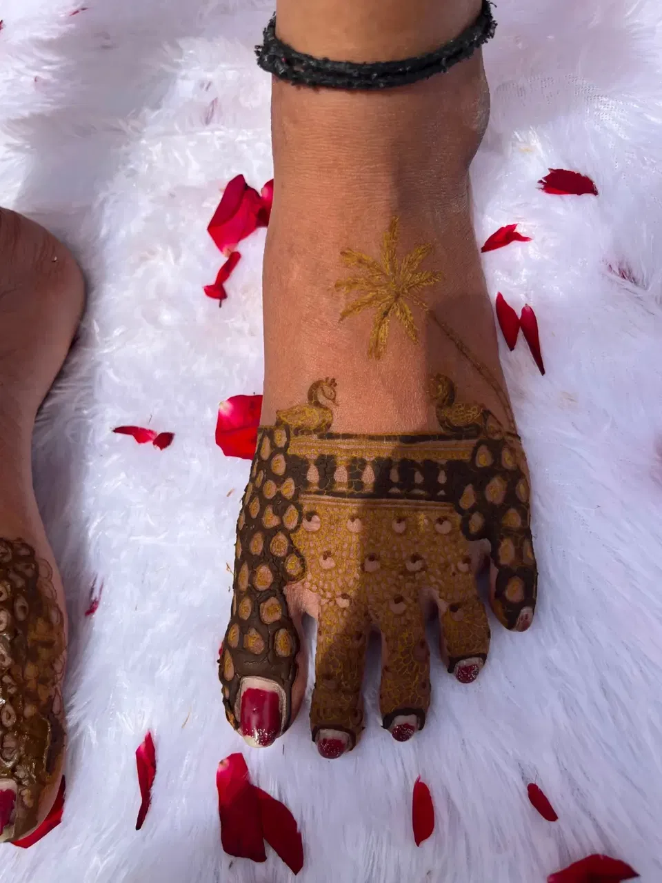 Back Hand Mehndi Design