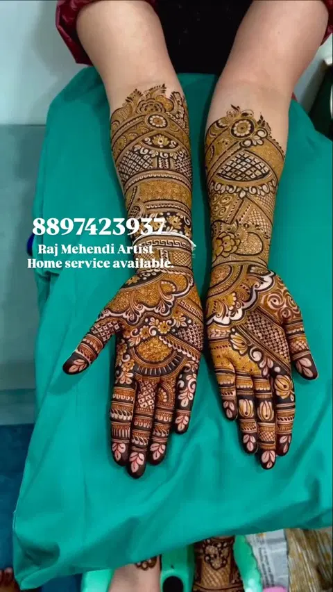 figure front hand mehndi design