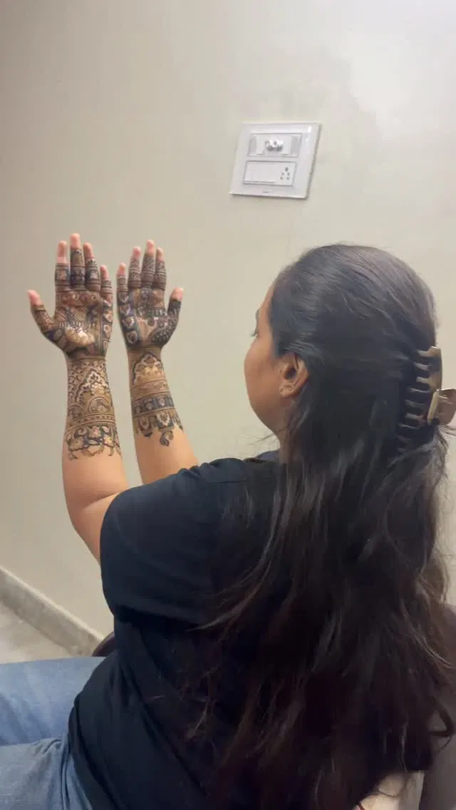 Front Hand Mehndi Design