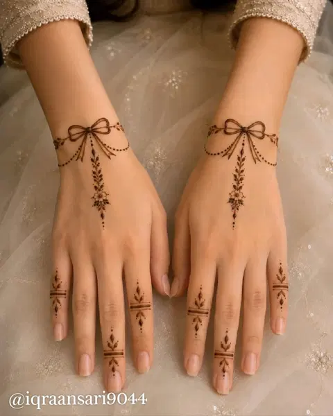 aesthetic simple back hand mehndi design