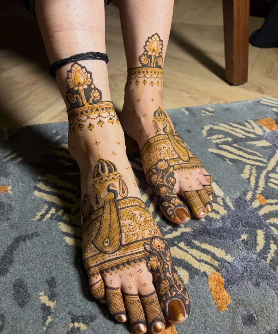 Bridal Back Hand Mehndi Design with Jaal