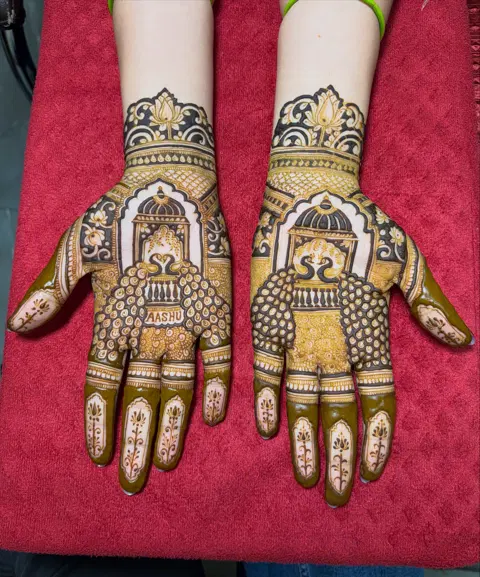 bridal figure full hand mehndi design