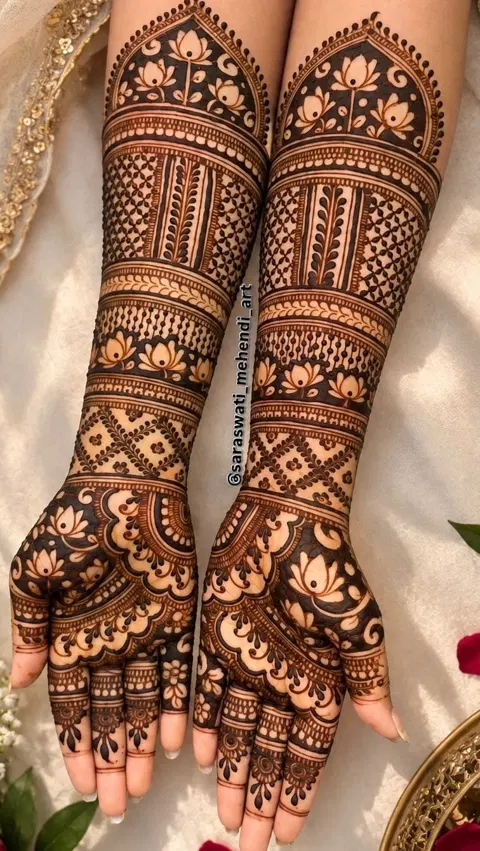 figure back hand mehndi design