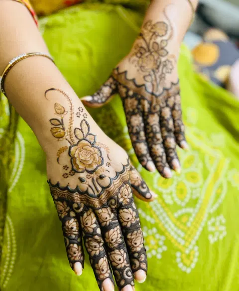 aesthetic simple mehndi design
