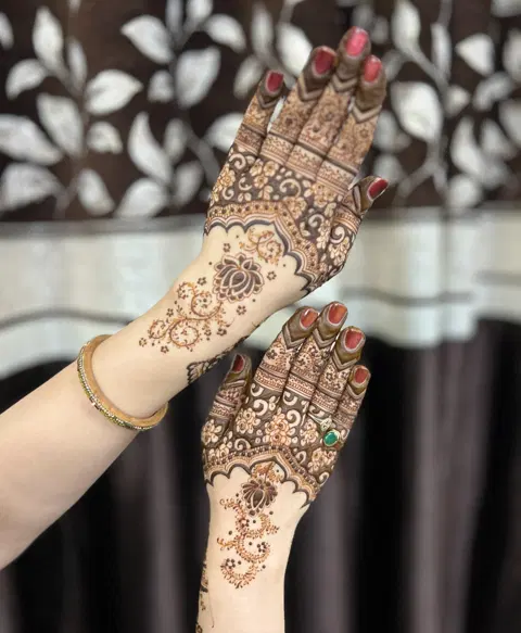 aesthetic simple mehndi design