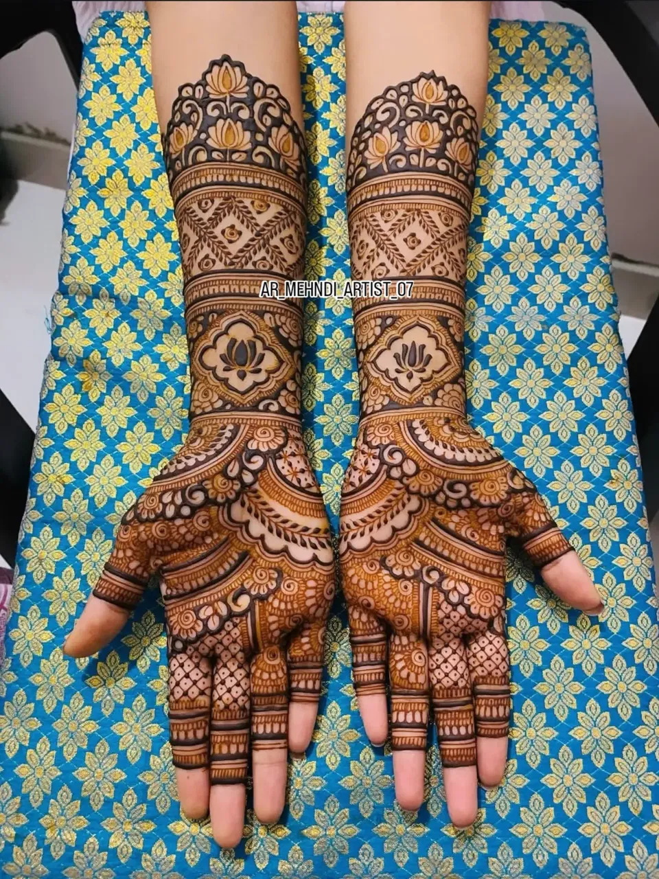 Back Hand Mehndi Design