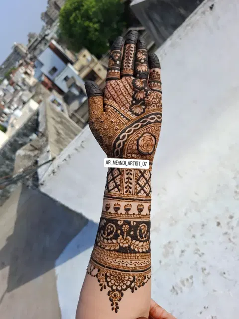 full hand mehndi design