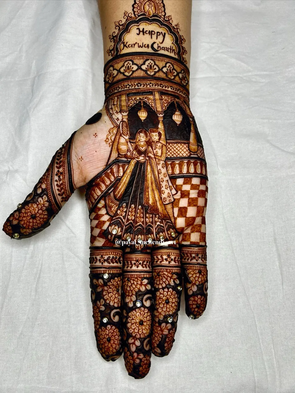 Heavy Mehndi Design with Figures for Karwa Chauth