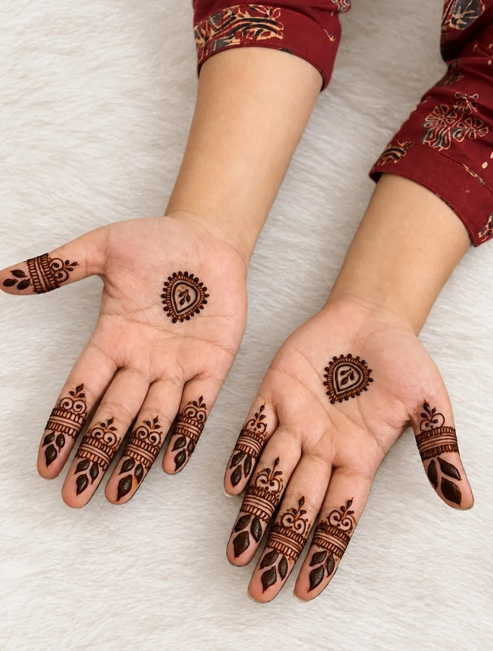 Simple Mehndi Design with Hearts and Jaal