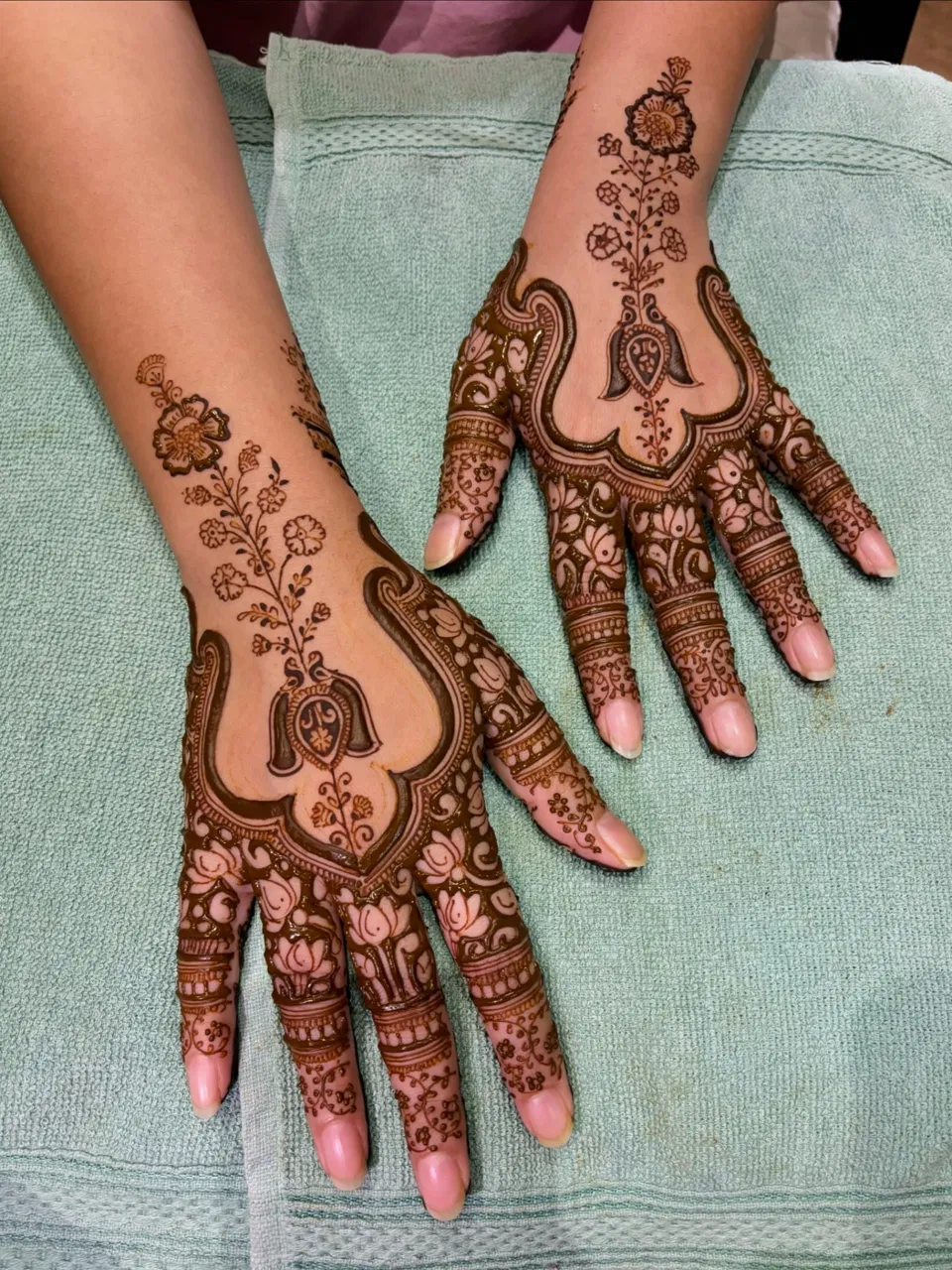 Arabic Front Hand Mehndi Design