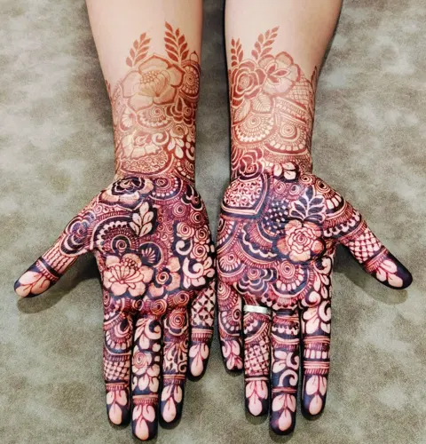 full hand mehndi design