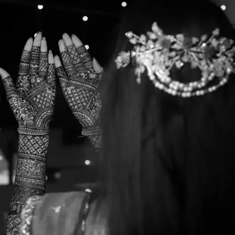 back hand mehndi design