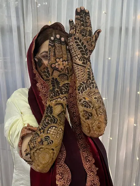 full hand mehndi design