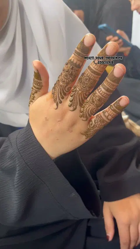 back hand mehndi design