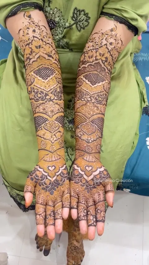 bridal figure full hand mehndi design