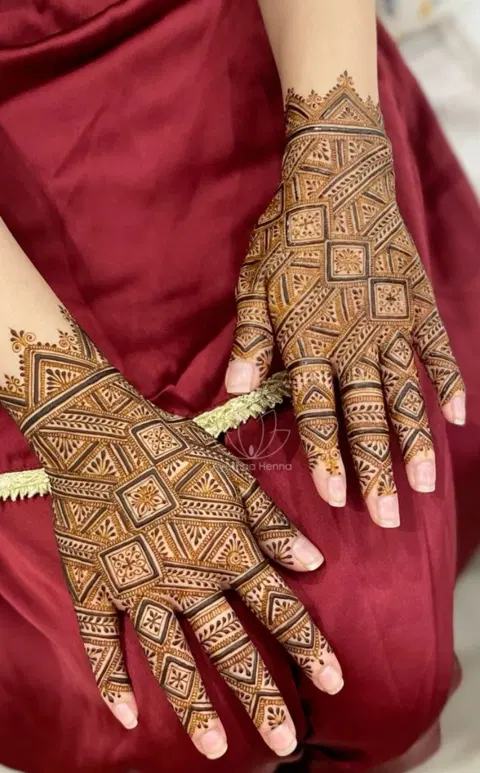 moroccan stylish jaal back hand mehndi design