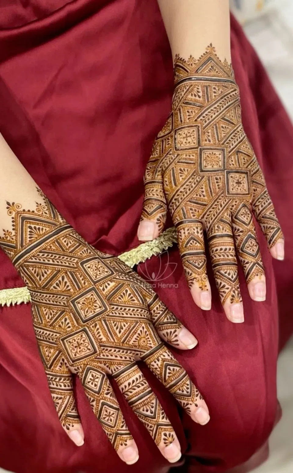 Moroccan Stylish Back Hand Mehndi Design with Jaal