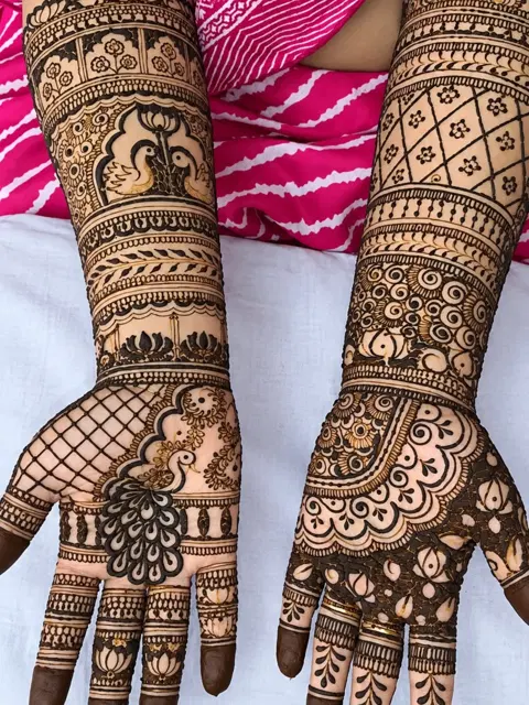 figure back hand mehndi design
