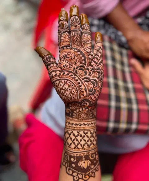 full hand mehndi design