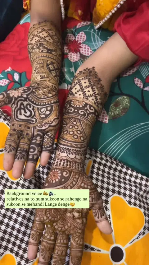 figure front hand mehndi design