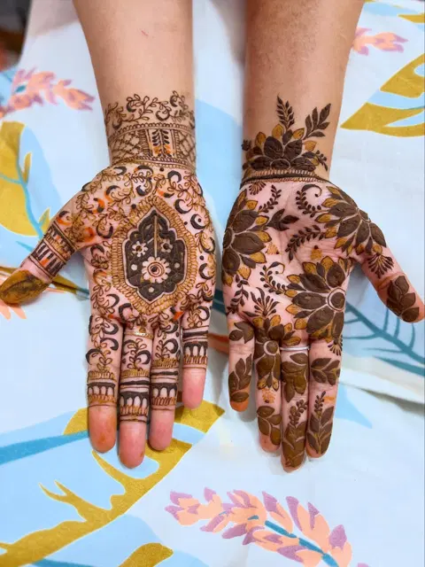 back hand mehndi design