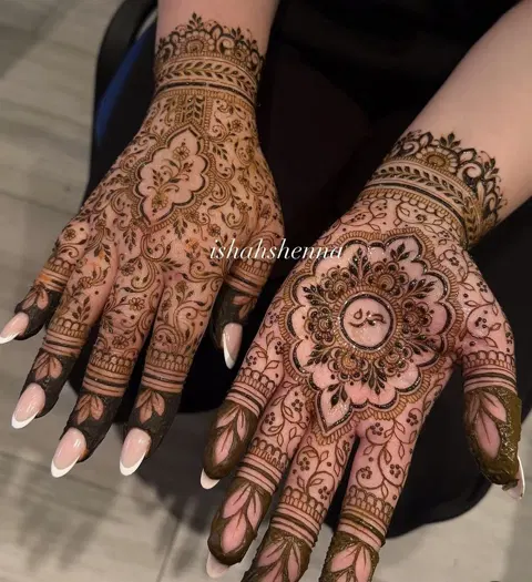 arabic bridal moon back hand mehndi design
